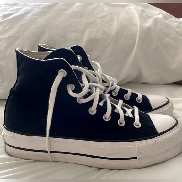 Chuck Taylor All Star Platform Canvas - Picture 1 of 3